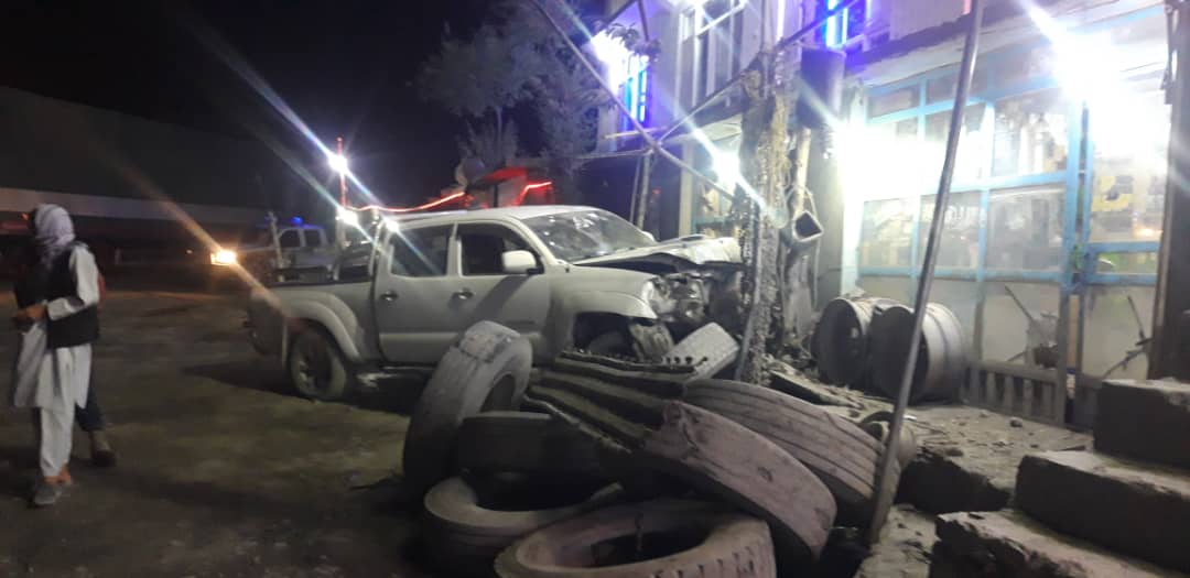 4 injured in road mishap