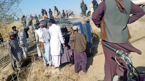 Eight killed, five injured in road mishap 