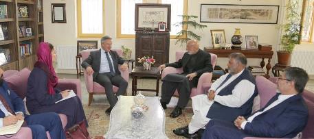 Karzai stressed on starting national dialogue for restoration of peace