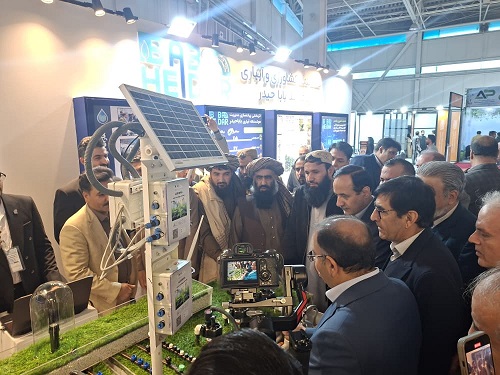 Deputy agriculture minister visits exhibition of new irrigation technology in Iran 