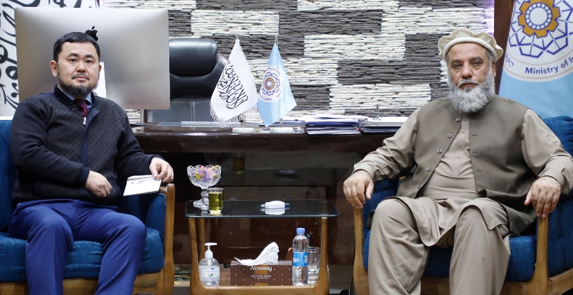 Azizi, Yessen Taif discuss trade, commerce issues