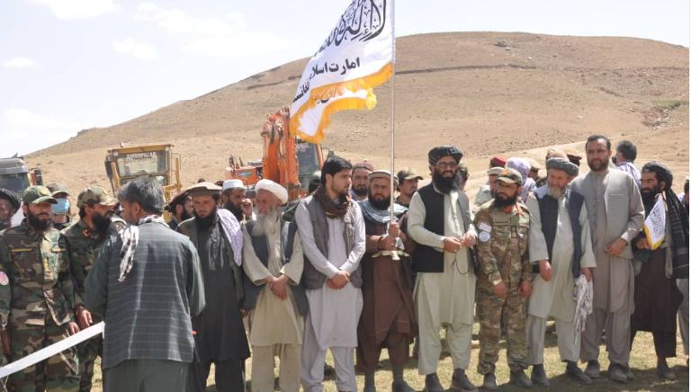 Laghman police chief to gravel roads in Badakhshan on personal expenses 