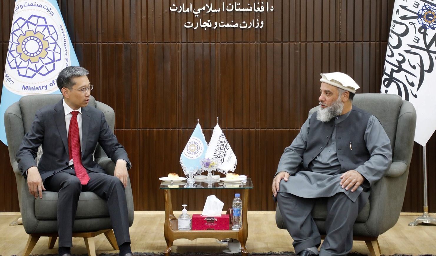 Afghan, Chinese officials discuss trade-related issues 
