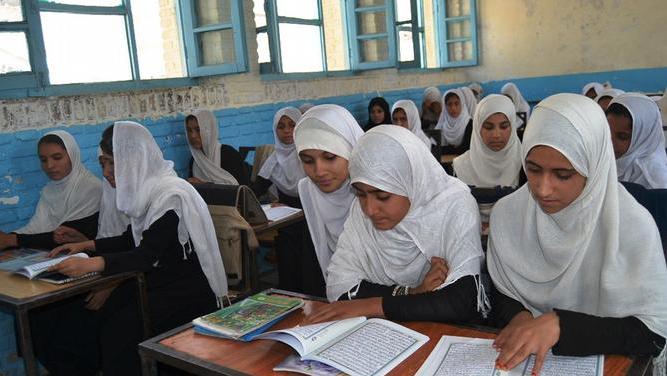Govt delays reopening of girls’ schools above 6th grade