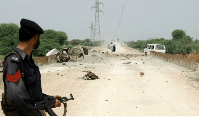 Motorcycle bomb blast injures 9 in Pakistan