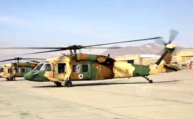 Afghan engineers repair U.S.  Black Hawk helicopter