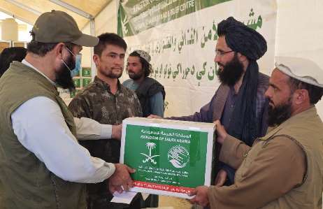 KSrelief distributes assistance among refugees returning from Iran 