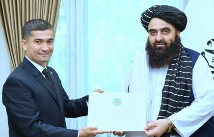 New consul general of Turkmenistan for Herat hands over executor to foreign minister