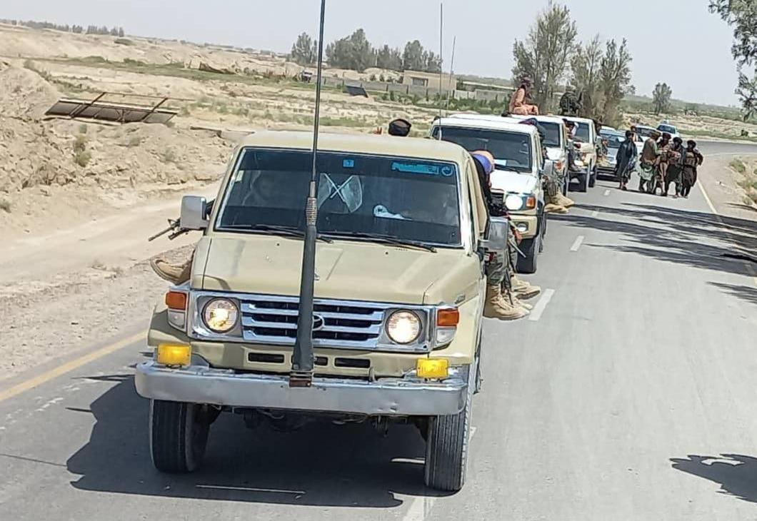Commander of Azm Corps pays visit to border areas in Nimroz