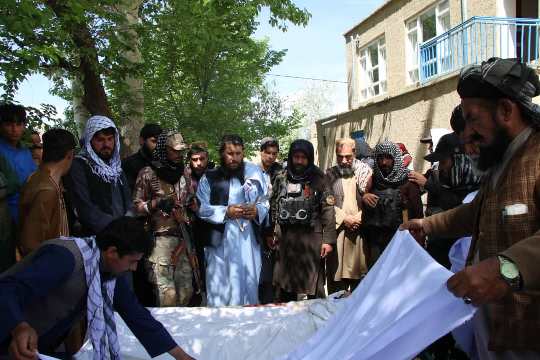 لوګر کې ناپېژنده وسله والو د يوې کورنۍ څلور غړي وژلي