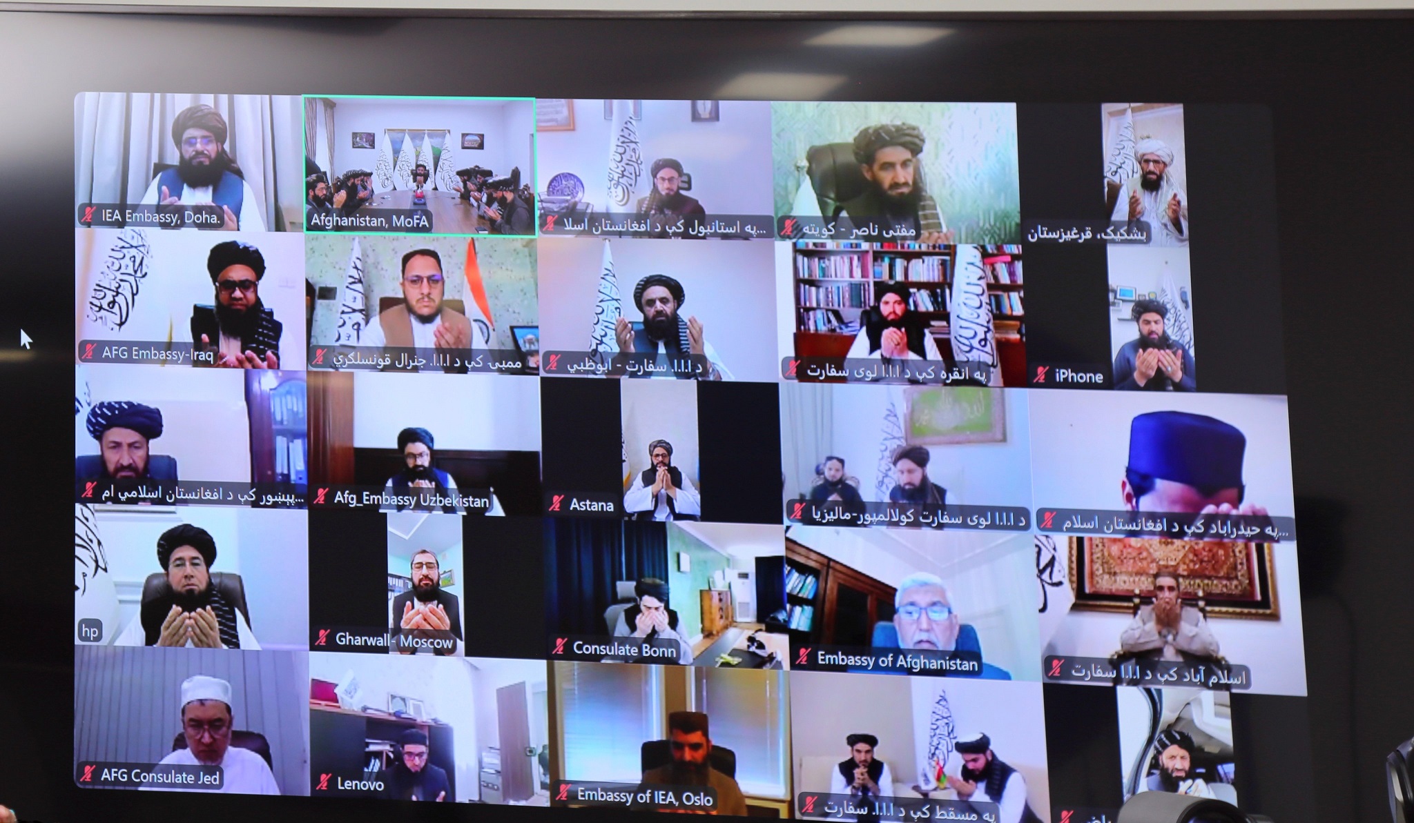 متقي افغان ديپلوماتانو ته: د پاکستان د يرغل په اړه د افغانستان موقف نړيوالو ته ورسوۍ