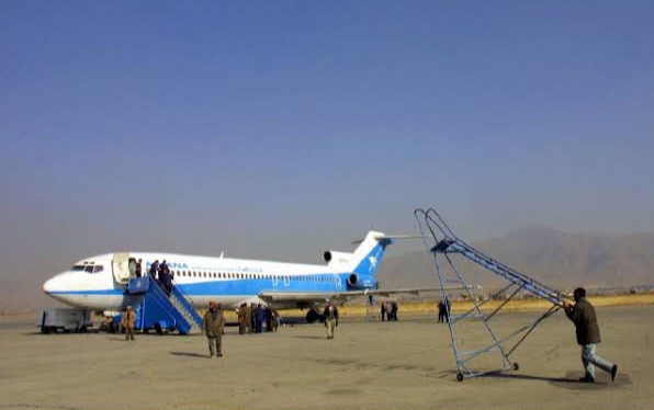 ‏د آريانا افغان هوايي شرکت يوه الوتکه د ناستې پرمهال له ځغاست لیکې اوښتې