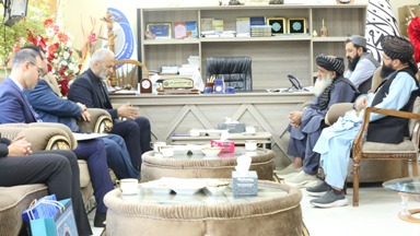 د  ټولګټو چارو وزير د ايران سفير سره وکتل