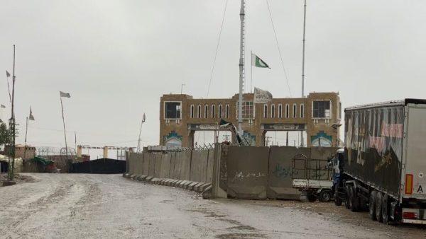 پاکستان ته د ۵۴ کيلو ګرامه سپينو زرو د قاچاق مخه نيول شوې