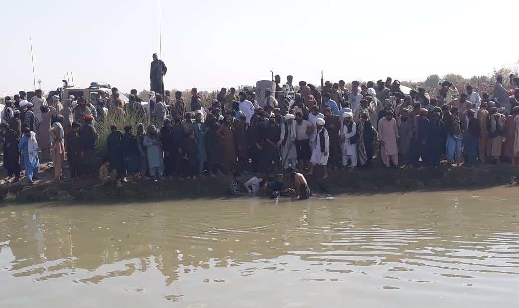 هلمند کې د اوبو کانال ته د موټر لوېدو له کبله  شپږ تنه مړه شوي