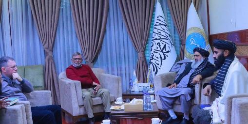 د عامې روغتيا وزير د سيف دی چيلډرن مؤسسې له نوي رئیس سره وکتل