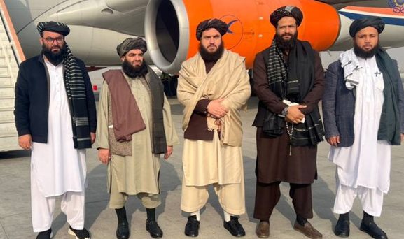 يو لوړ پوړی افغان پلاوی بنګله دېش ته ولاړ