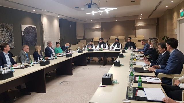 متقي دوحه کې د ۱۴ هيوادونو له سفيرانو سره کتلي