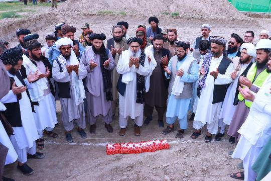 سمنګان کې د يو روغتون د بنسټ ډبره کېښودل شوه