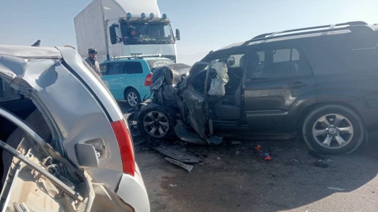 زابل کې د ترافيکي پېښې له امله شپږو کسانو ته مرګ ژوبله اوښتې