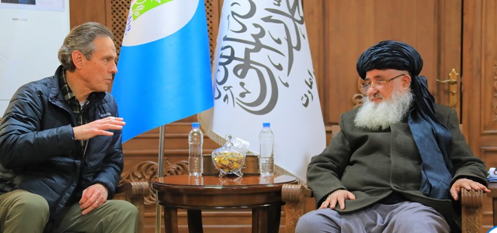 د اقتصاد وزير د CRS مؤسسې له رئیس سره د بشري مرستو د دوام په اړه خبرې کړي