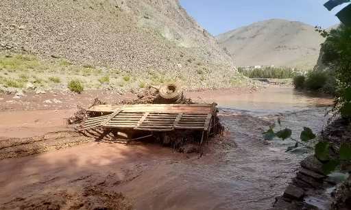 بدخشان کې سېلابونو دوه کسان وژلي
