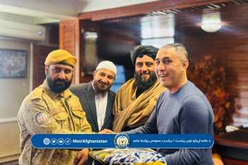 د سرحدي پولیسو پوځي مرستیال د ازبکستان د دولتي امنیت له رئیس سره وکتل